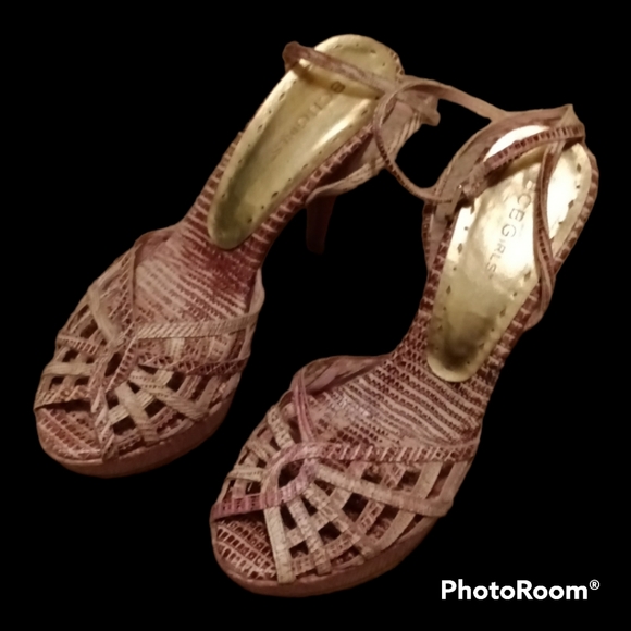Women's BCBG Snakeskin Heels - Picture 6 of 6